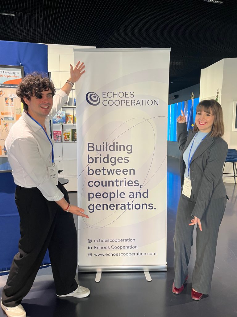 “𝙀𝙙𝙪𝙘𝙖𝙧𝙚 𝙖𝙡𝙡𝙖 𝙥𝙖𝙘𝙚: 𝙂𝙞𝙤𝙫𝙖𝙣𝙞, 𝙋𝙖𝙧𝙩𝙚𝙘𝙞𝙥𝙖𝙯𝙞𝙤𝙣𝙚 𝙚 𝘼𝙩𝙩𝙞𝙫𝙞𝙨𝙢𝙤”